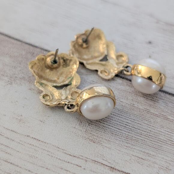 Vintage Stud Earrings Gold Tone & Faux Pearl Regal - Picture 7 of 7